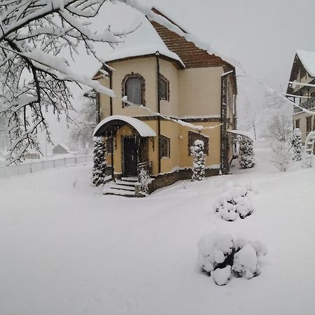 Золото Карпат Vila Yaremche Exterior foto